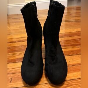 Women”s Mid-Calf Boots